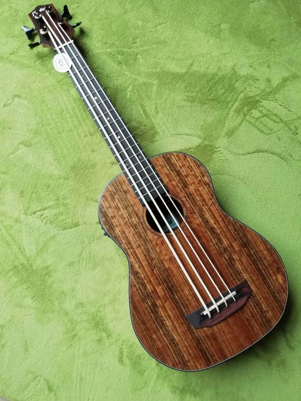 2018 new + factory + 32 inches walnut Ukulele bass 32" Ukulele electric