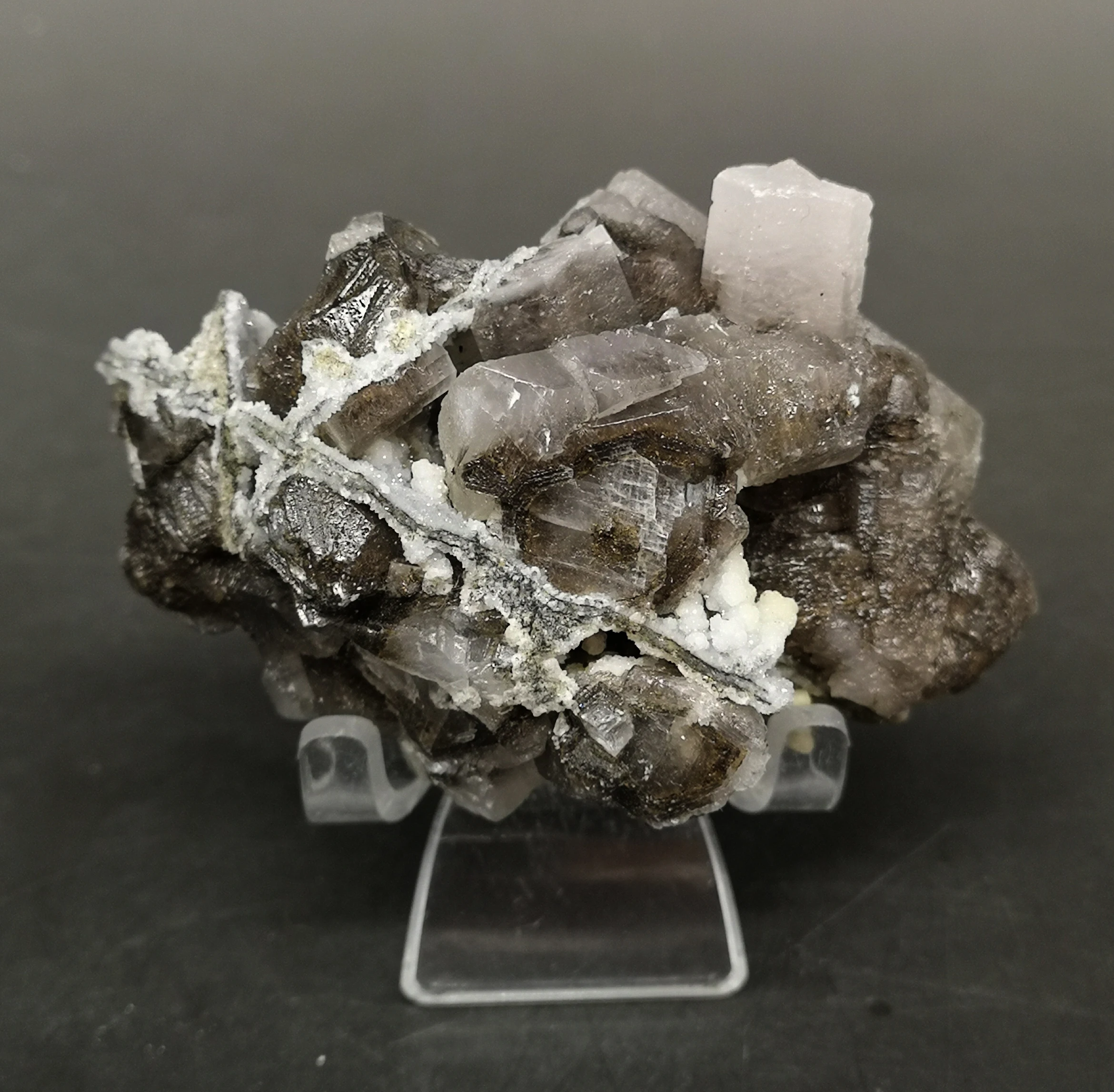 

145g Natural Fluorescent Calcite Grey Columnar Calcspar Skeletal Raw Quartz Point Rough Crystal Cluster Minerals Specimen