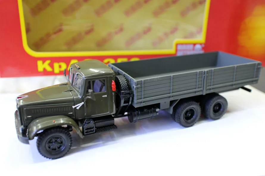 Коллекционная литая игрушка модель в подарок масштабе 1:43 Советский Союз