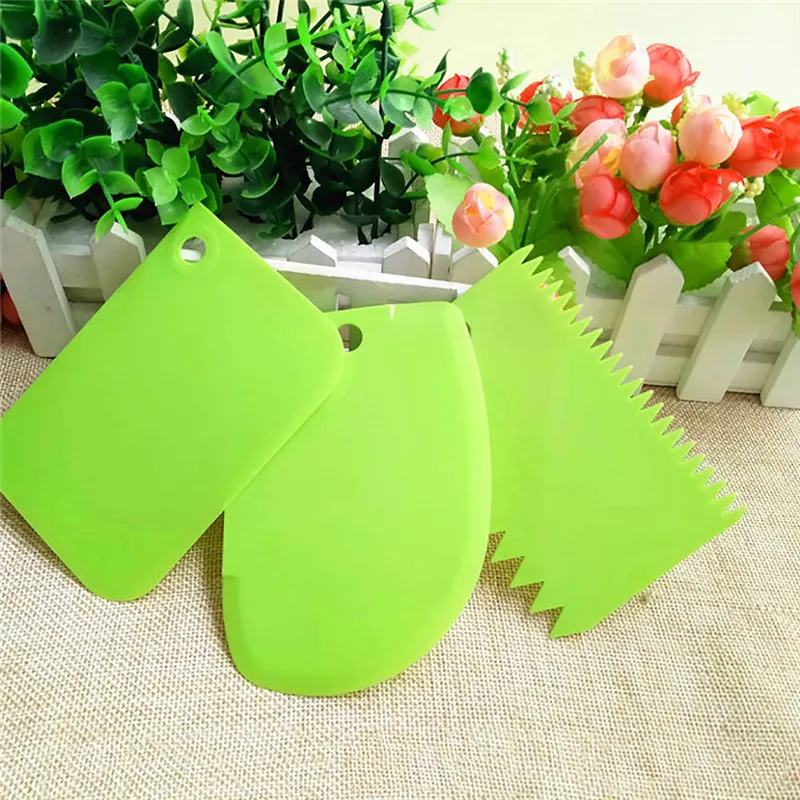 

3Pcs/Set Durable Lightweight Plastic Cake Cream Spatula Scrapers Kitchen Baking Tool