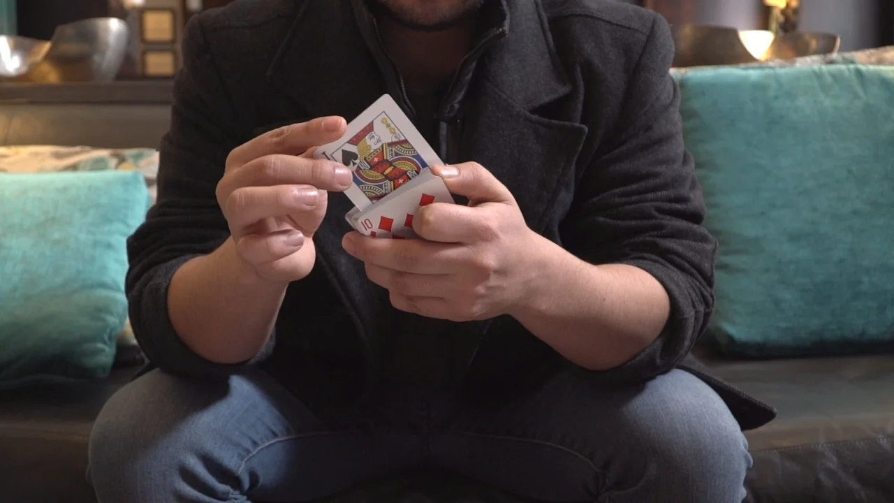 

DJ Control by Luis Carreon and Carmen D'Amico,Magic Tricks