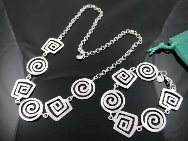 

Wholesale fashion jewelry Set,925 Stamped 925 Silver Necklace and Bracelet . Nice Jewelry. Good Quality S46