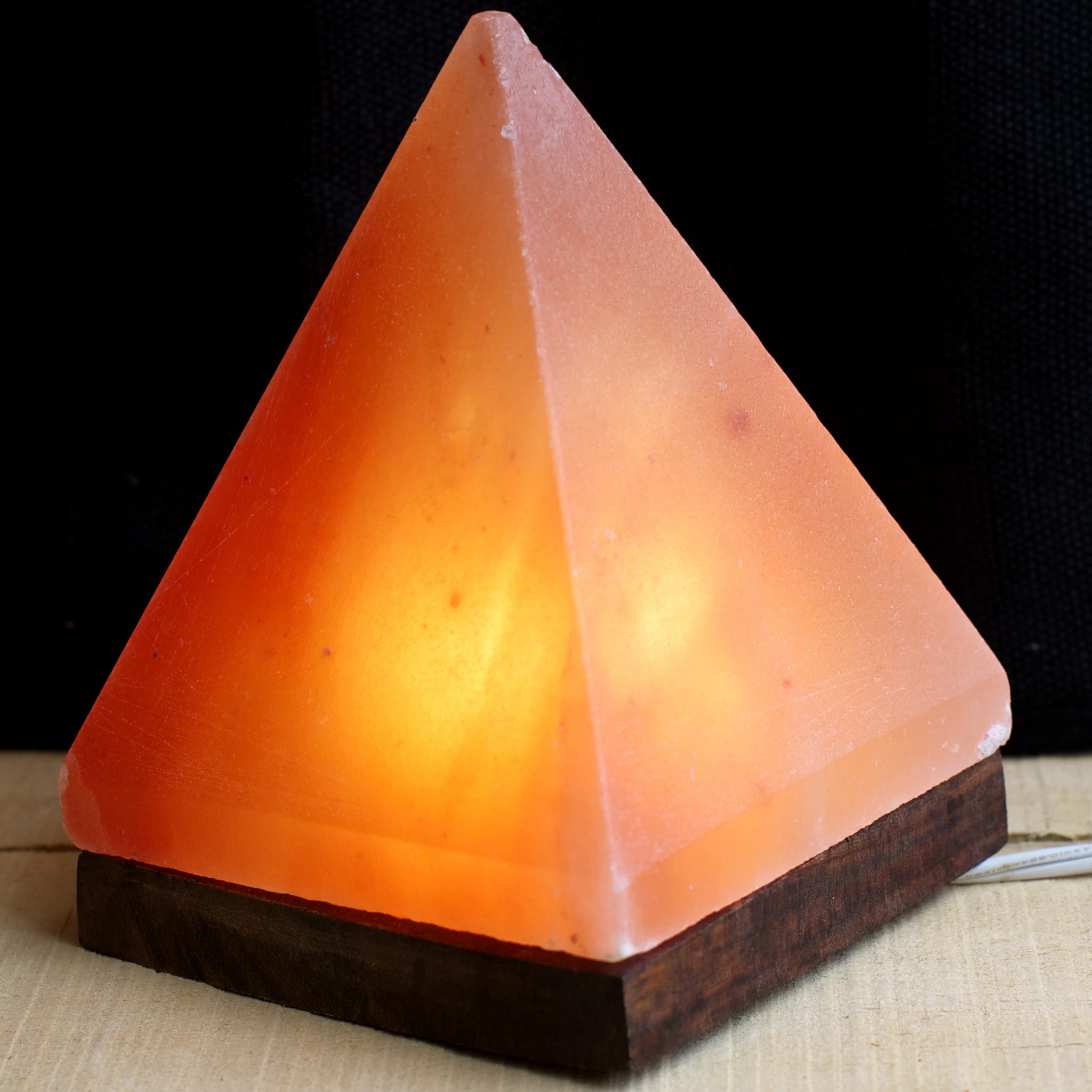 

So Well Himalayan Salt Amber Pyramid Light ( 6 - 8 lbs.)