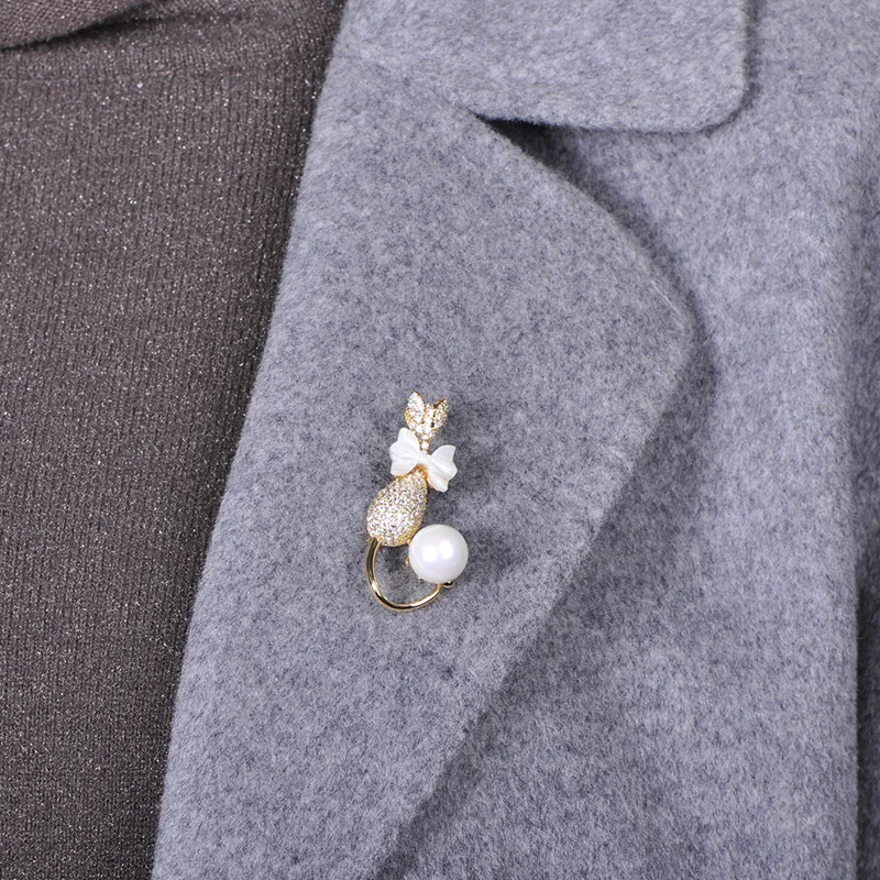 Funmor Lovely Cat Shape Brooch Full Cubic Zircon Animal Jewelry Women Men Coat Dress Collar Suit Pins Banquet Accessories Gifts