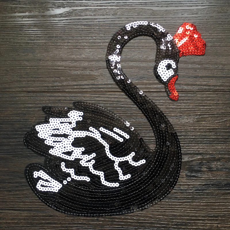 

1PCS Big Black Bird Sequins Patch for Clothing Sewing on Applique Patches Shirt Bag Jacket Badges for Clothes Dress LSHB504