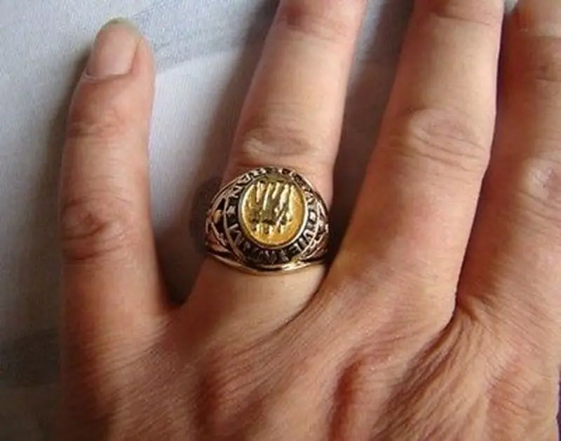 

Men's US VIETNAM VETERAN THREE SOLDIERS SILHOUETTE RETRO HONOR RING SIZE 10