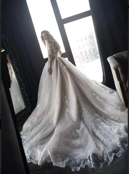 off-the-shoulder-lace-mermaid-wedding-dresses (4)