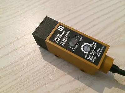

DHL/EMS 2 PCS NEW for OM-RON PLC E3S-DS30B4 -D1