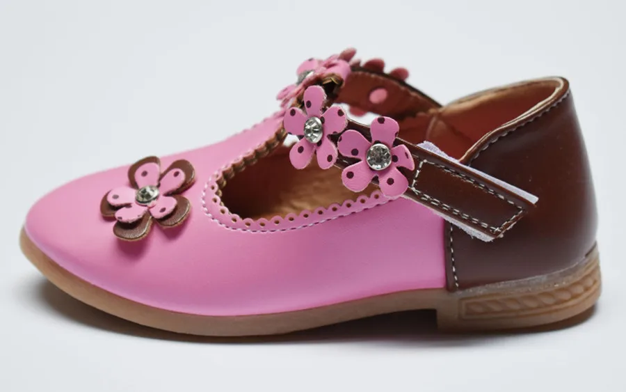 Осень 2017 г. обувь для детей Обувь для девочек принцесса маленькие цветы Сандалии для девочек детей Повседневное мягкие Обувь кожаная для