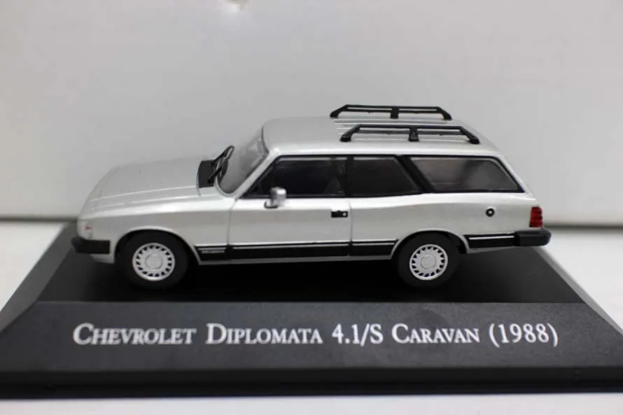 Модель автомобиля CHEVROLET diplomata Caravan из сплава 1:43 металлические отливки модель