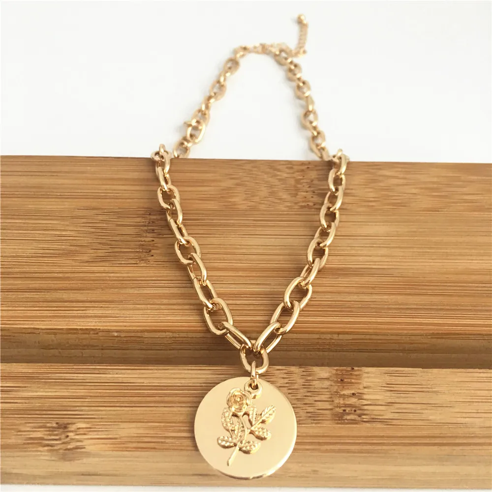 

PRETTY WOMEN NECKLACE GOLD COLOR PLATING ROSE WITH ROUND DISC PENDANT NECKLACE
