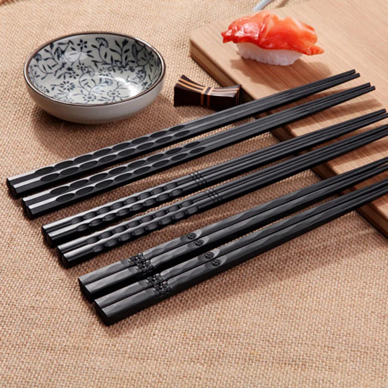 1 Pair Japanese Chopsticks Metal Non Slip Sushi Food Chop Sticks Tableware 