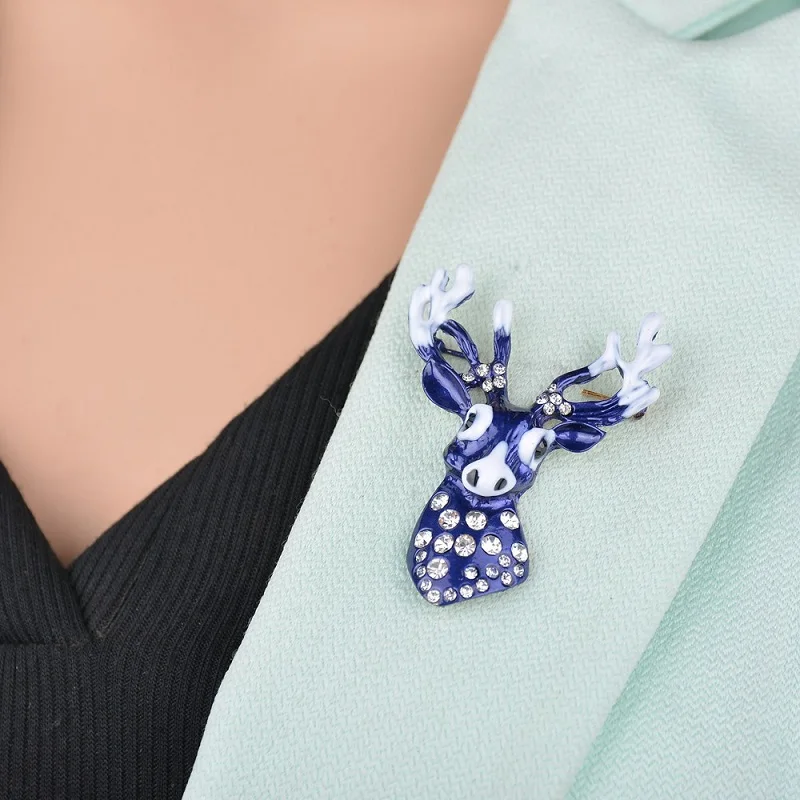 Brooch (4)(1)