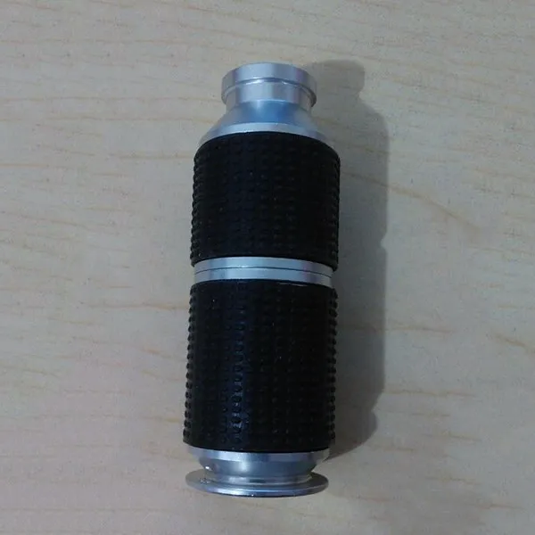 Rubber Cracker 001