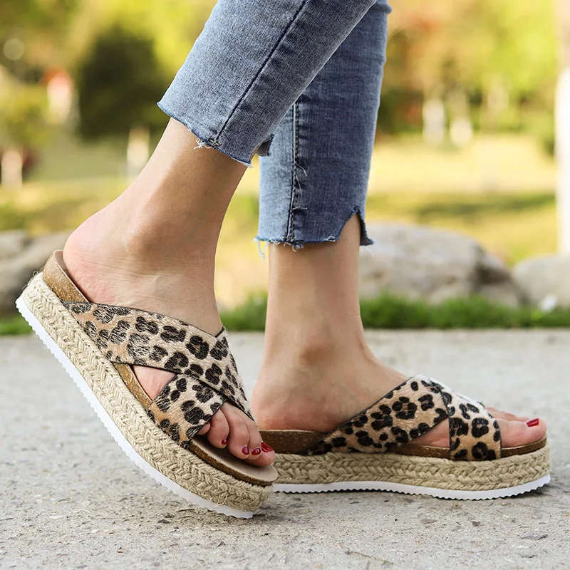 

Summer Female Shoes Women Platform Sandals Comfortable Platform Flat Sole Sandals Women Casual Soft Big Size Peep Toe Shoes