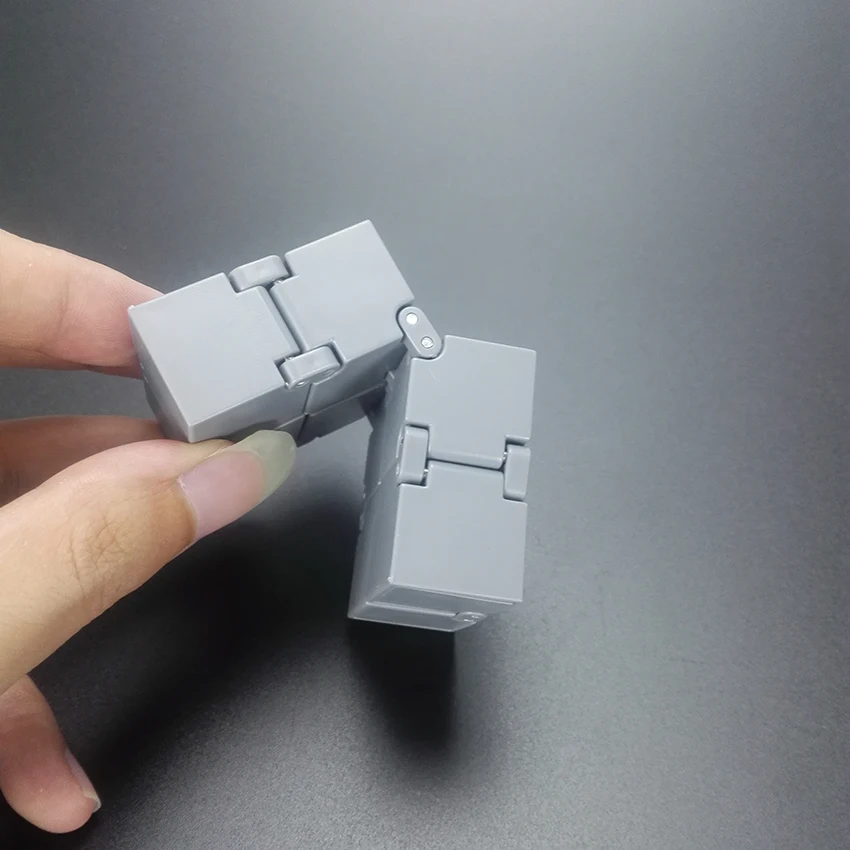 

EDC Spinner Toy Desk Toy unlimited fold Magic