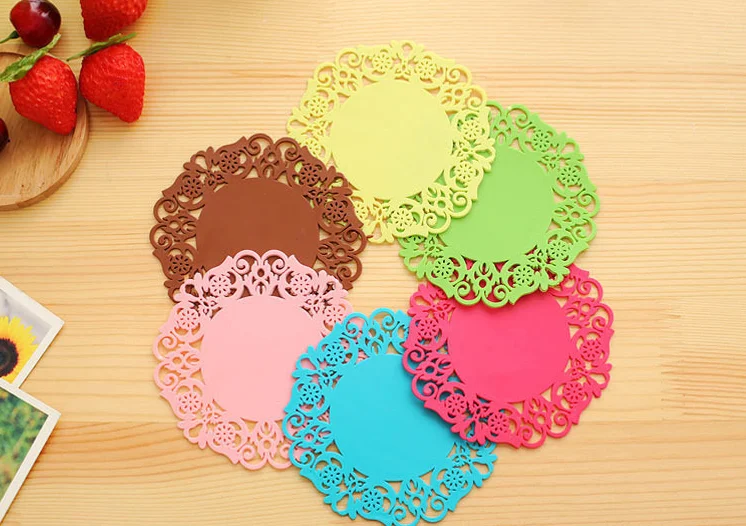 

lace flower shaped design heat resistant insulated non-slip pvc table mats pads tableware dinnerware mats pads