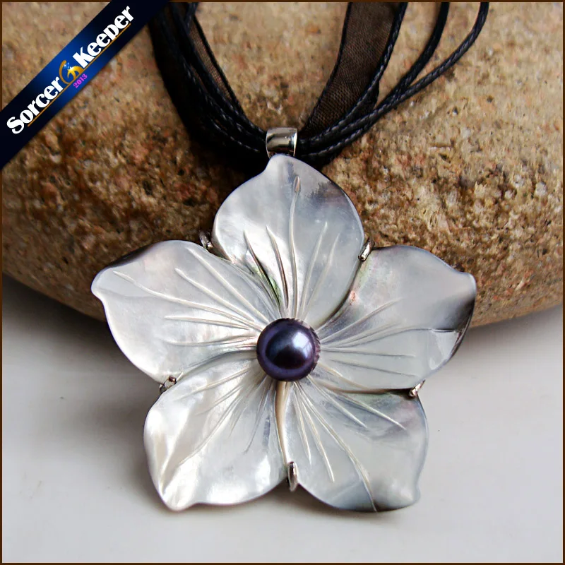 

2018 Natural Mother of Pearl SeaShell Hand-carved Peach Flower Chain Necklace Pendants Vintage Bijoux Women Jewelry SKA02