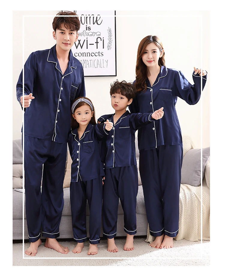 Весенне-осенняя одежда для сна для мальчиков и девочек; Одинаковая одежда для всей семьи; шелковые пижамы с длинными рукавами для мамы и меня; одежда для семьи