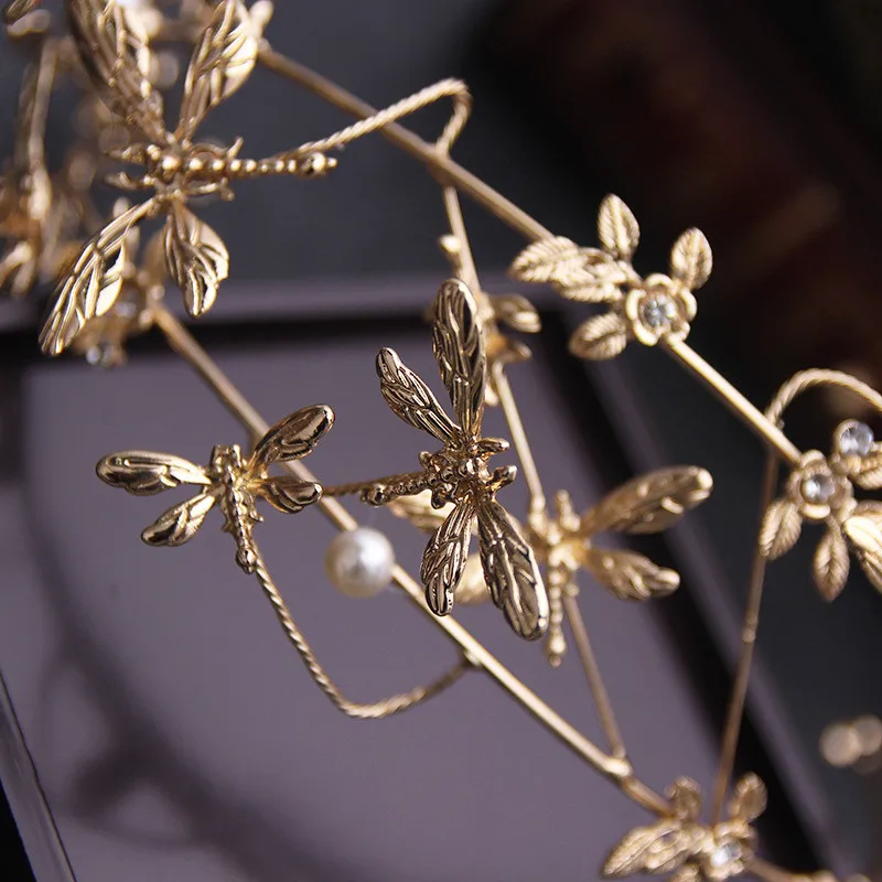 Baratos Mamojko moda novia Tiara diamantes de imitación perla dorada libélula corona para novia para Mujer Accesorios para el cabello joyería