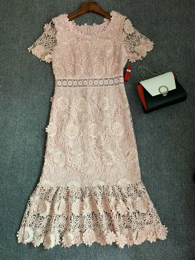 

Original Elegant Design Waist Embroidery Hollow Three-Dimensional Flowers Water Soluble Lace Round Collar Slim Dress 2019 New