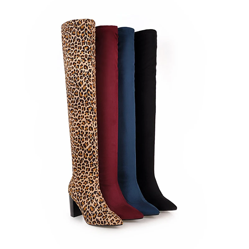 JK/женские эластичные сапоги на высоком каблуке с леопардовым принтом; обувь с острым носком; Женские Сапоги выше колена на меху; пикантная обувь; женская зимняя обувь года