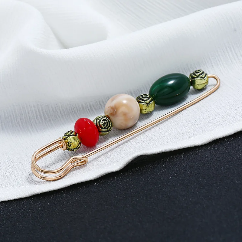 Practical All-match Retro Pin Brooch Beaded Sweater Coat Gold Color Pin For Women Lady Classical Fashion Sweater Decoration Pins