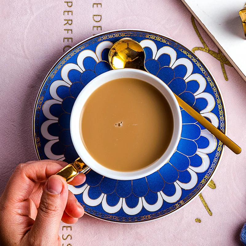 Yolife Роскошная английская стильная керамическая кружка, креативная Высококачественная Европейская чайная чашка, кофейная кружка, фарфоровая королевская кружка с ложкой и крышкой
