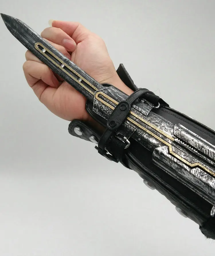 

Assassins Hidden Blade Sleeve Sword 1:1 Action Figure Cosplay Tools Anime Creed Bayonet Knife Edward Weapons Boys Toy Kids Gift