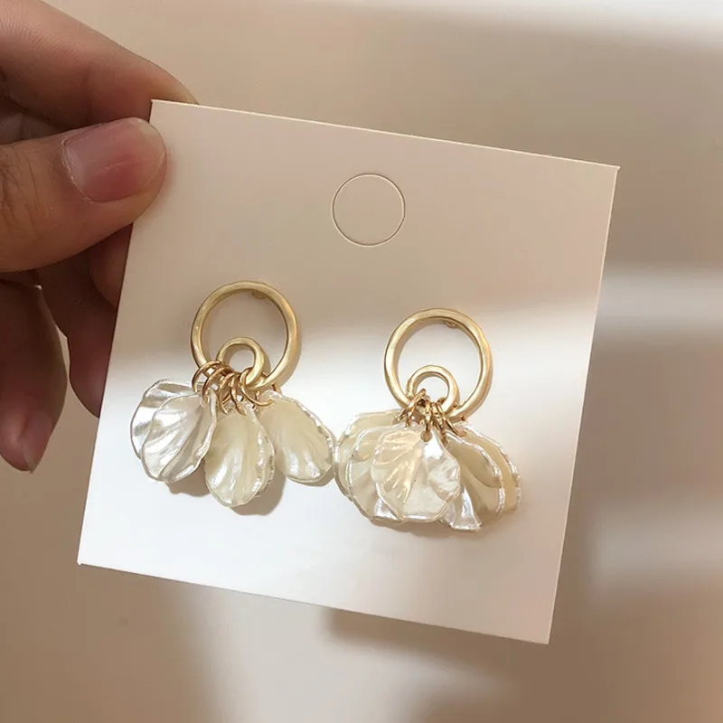 

2019 Korea Fashion Gold Metal Geometric Round Long Pearl Tassel Shell Drop Earrings For Women Sea Beach Wedding Jewelry