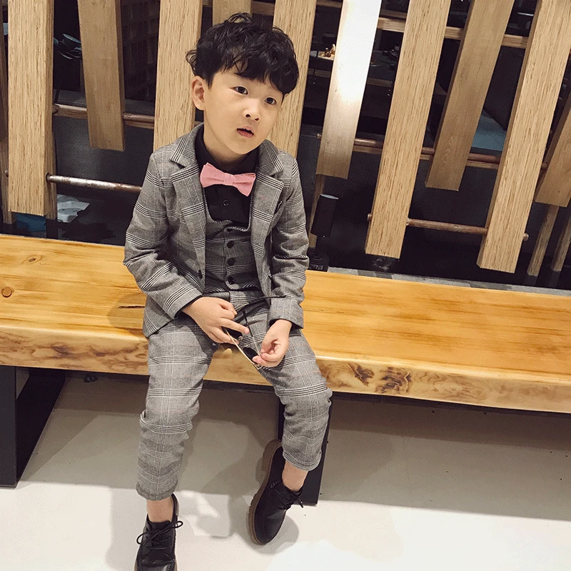 

Plaid suit three-piece children's clothing set 2019 autumn and winter new Korean version of the boy vest jacket pants suit