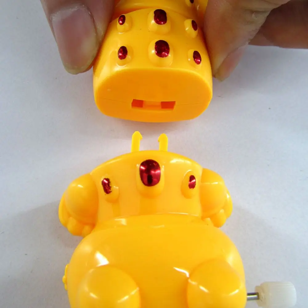 1*Crocodile Clockwork Toy Children Kids Classic Gifts A lovely toy for your kids Delicate Lovely Crocodile Shape Wind Up Toy