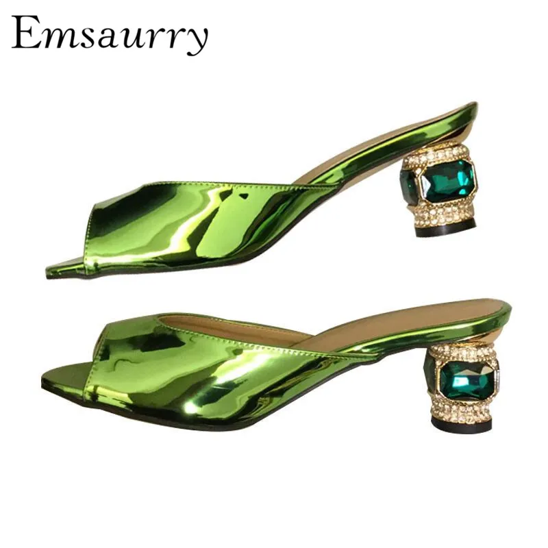 

Shinning Diamond Heel Slippers Women Open Toe Patent Leather Shallow Mules Jewelled Rhinestone Shoes Woman