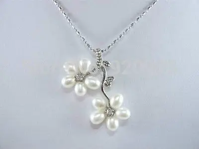

Wholesale Free P&P****Beautiful white pearl flower pendant necklace