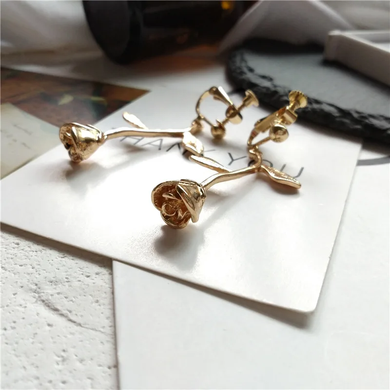 

IGU 2019 New 3D Rose Clip Earrings For Women Student Gold Color Alloy No Pierced Ear Clip Statement Earrings Wholesale E441