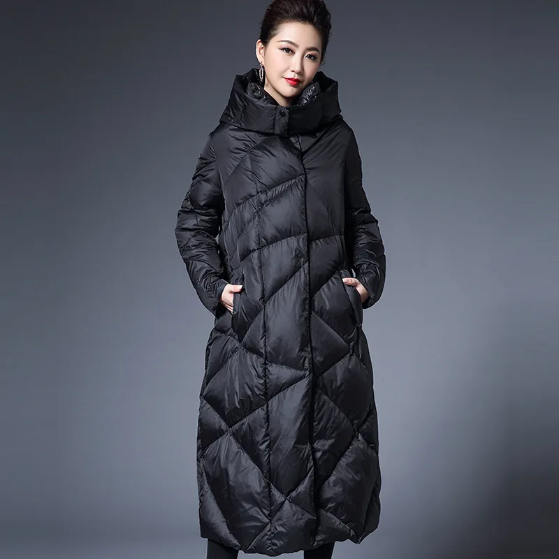 2018 New Fashion 90% White Duck Down Coats Women Winter Coats Ultra Long Feather Jacket Woman Loose Down Jacket Woman Hooded
