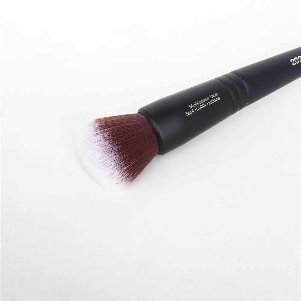 SEPHORA CLASSIC Multitasker Face & Concealer Brush 202 _ 2