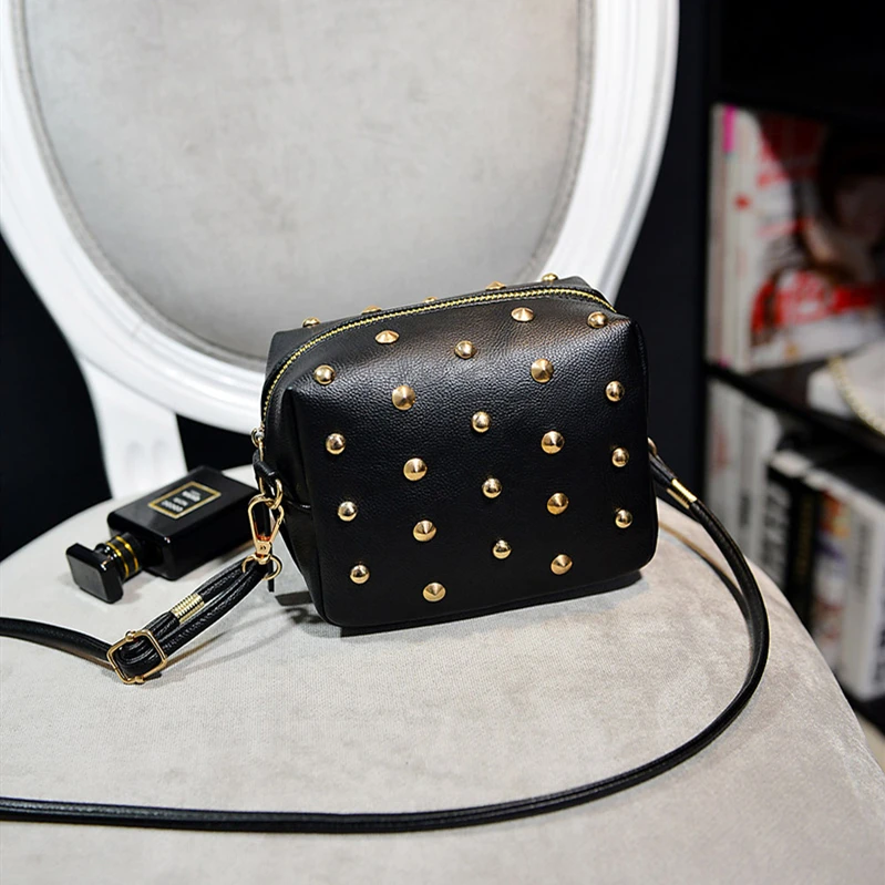 

Rivet Sequined Shoulder Messenger Pack Lady Mini Crossbody Bag Fashion Women Bag Flap Shopping Satchel Coin Purse Mobile Handbag