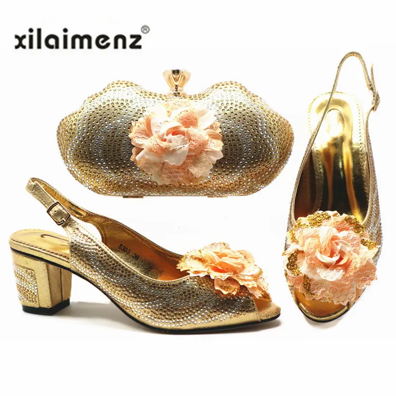 Новое поступление; итальянский дизайн; комплект из туфель и сумочки; стразы; модные босоножки в африканском стиле с сумочкой; Цвет Серебристый - Цвет: Gold