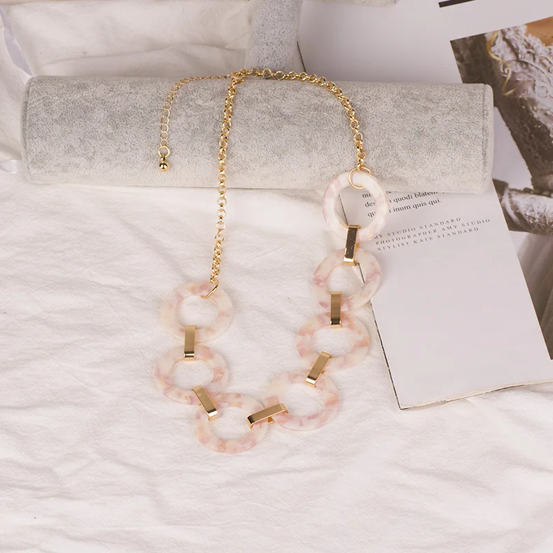 Vintage Fashion Acetic Acid Acrylic Metal Chains Necklaces Wholesale for Women Acetate Resin Geometric Round Pendants Jewelry (4)