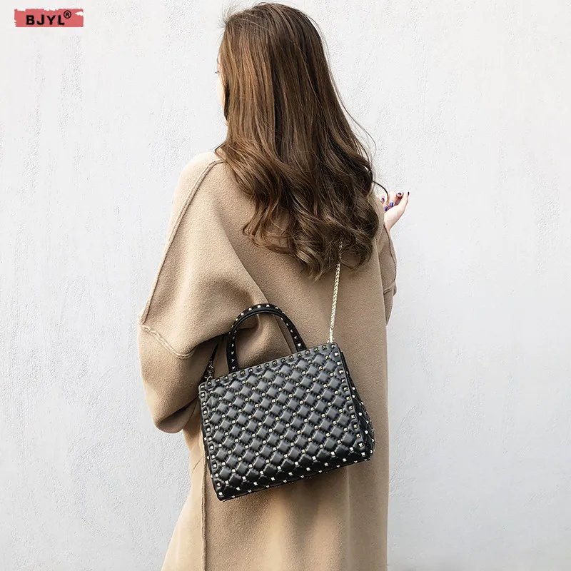 

BJYL sheepskin genuine leather Women handbags female new portable rivet rhombic chain shoulder bag large capacity Messenger bags