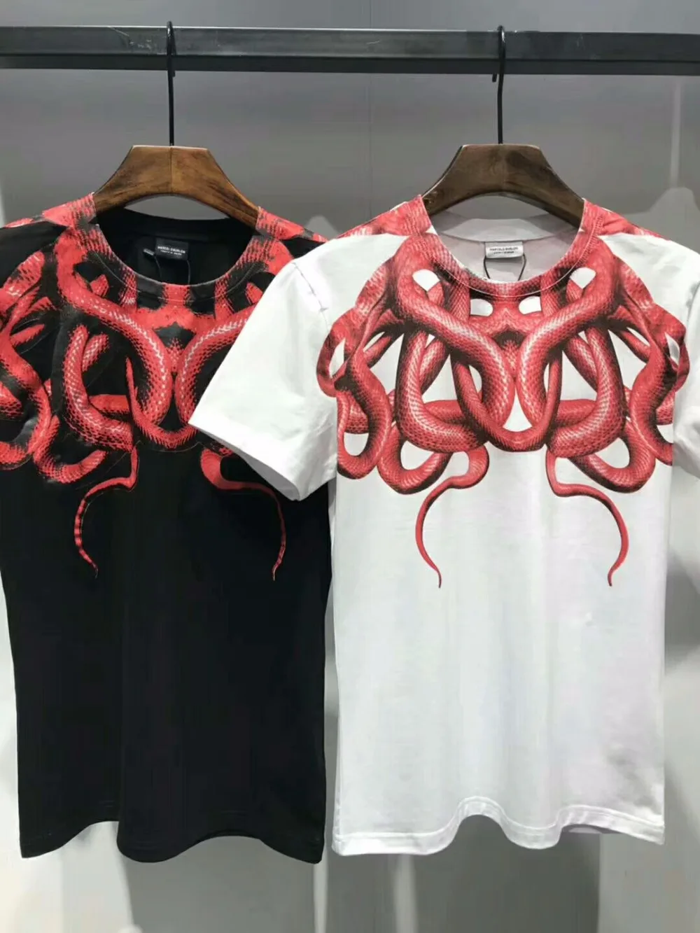Бренд Marcelo Burlon футболки Для мужчин женщин 1:1 3D Цвет со змеиным принтом MB Kanye