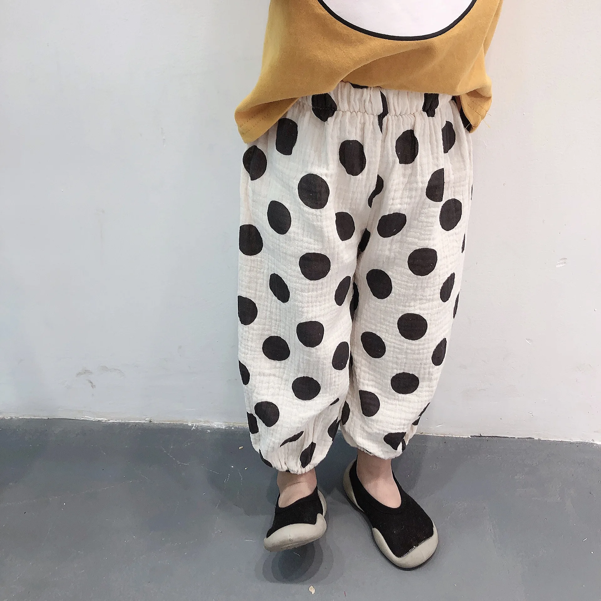 

Korean style 2019 Spring summer boys girls dot printing cotton linon loose casual pants kids Mosquito proof pants knickerbockers