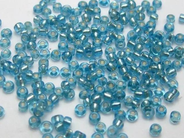 

5000 Glass Seed Beads 2mm silver lined Sky Blue + Storage Box
