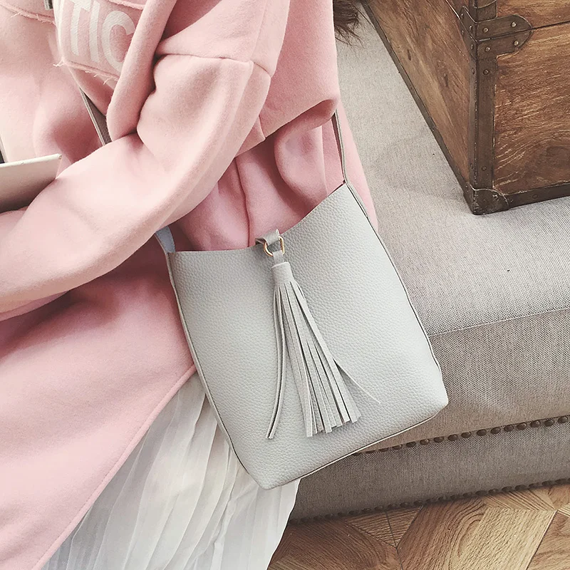 2017 Fashion Women Bucket Bag Vintage Tassel Messenger Bag Cheap Shoulder Bag Simple Crossbody Bag Free