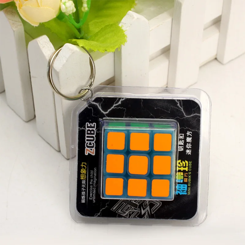 Z-Cube Key Chain Mini 3x3 Magic Cube Creative Cube Hang Decorations- Colorful toy for kids cubo magico toys