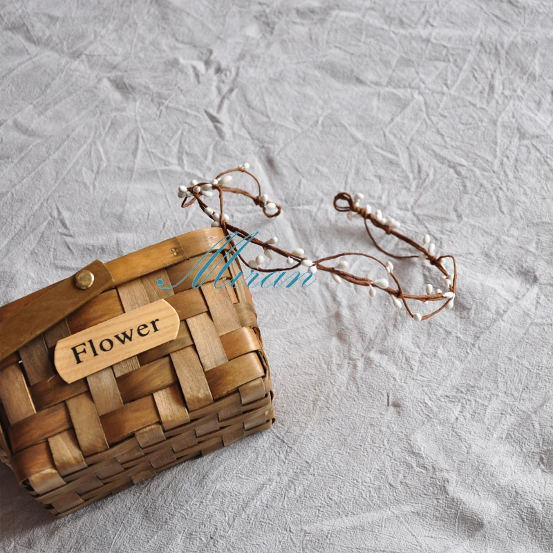 

2018 6PCs Handmade Rustic Dainty white Pip Berries Wreath Flower Crown Festivals Feminine Whimsical Cute Christmas Gift
