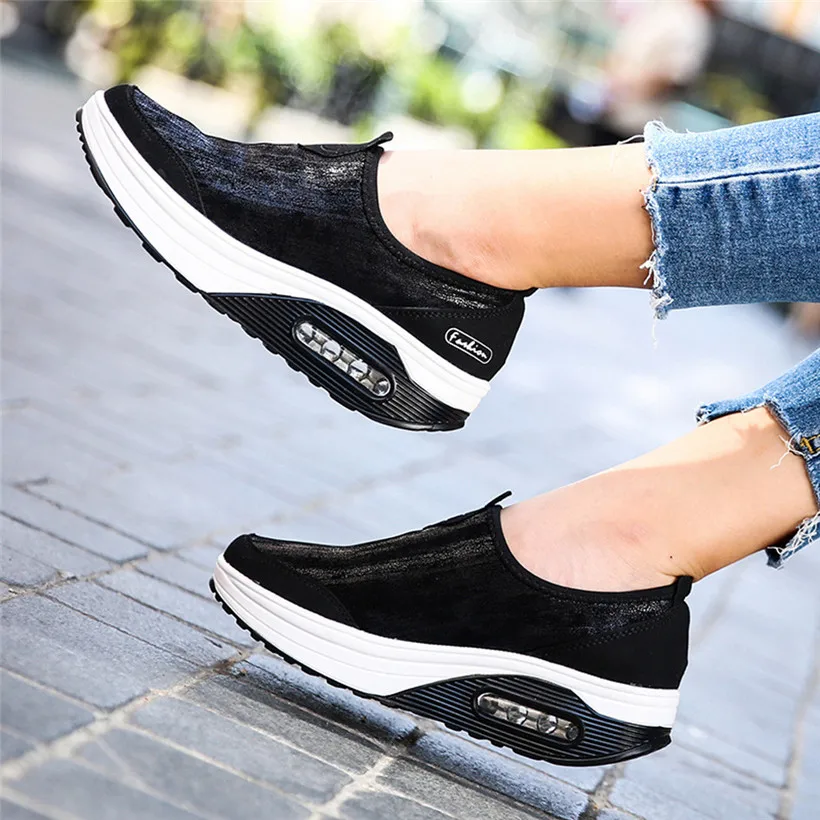 sneakers flat sole