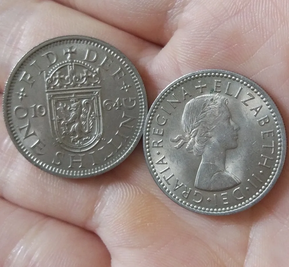 

Scottish Shield 24mm Queen Elizabeth II One 1 Shillling COIN UK The United Kingdom England USED CONDITION