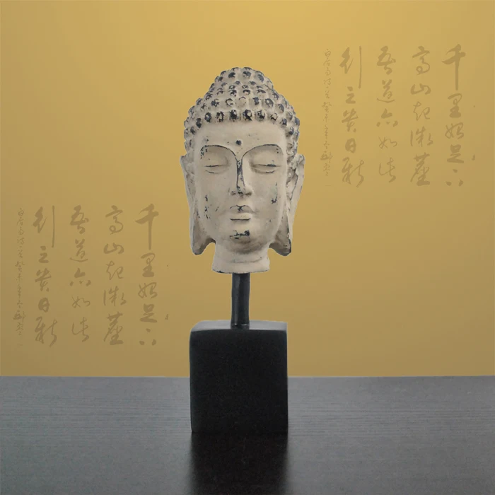 Первый неподвижный король мин восьми великих королей буддизма секта мин является 30 см-высокий знак зодиака петух